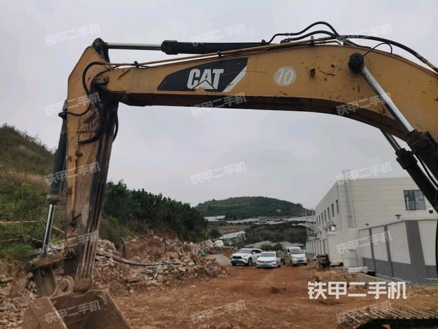 大臂背部俯视（工作和回转装置）