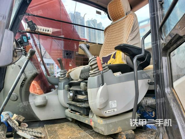 驾驶室整体（整机外观）