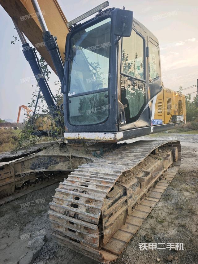 驾驶室整体（整机外观）