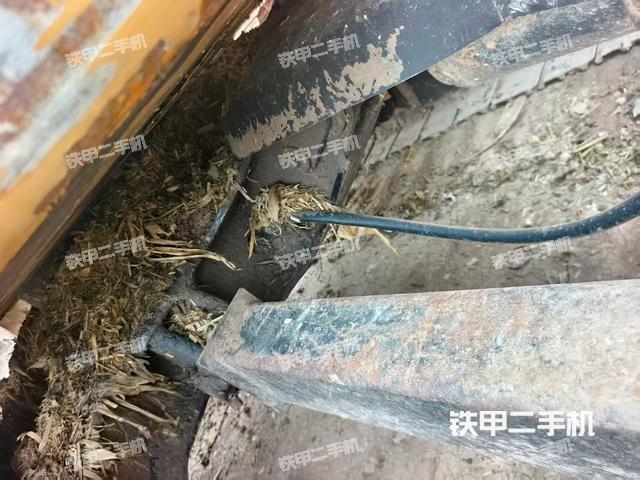 驾驶室顶部（整机外观）