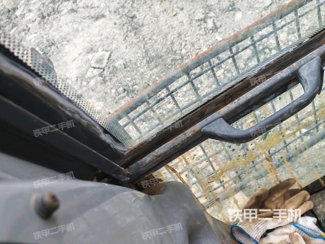 座椅后部（驾驶室部分）