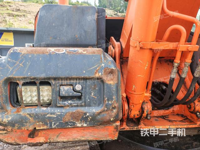 转盘和下车架正前（工作和回转装置）