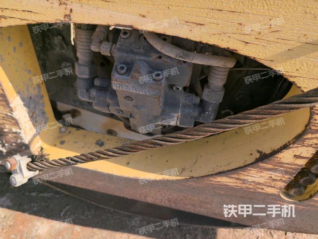 前车架正右侧（压路机前后车架）