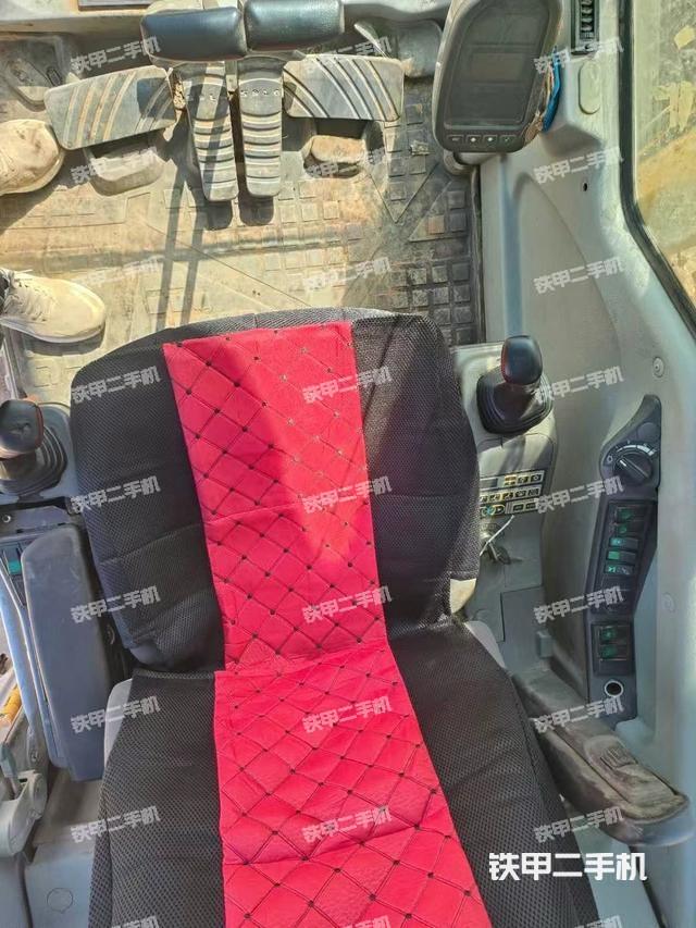 駕駛室整體（整機(jī)外觀）