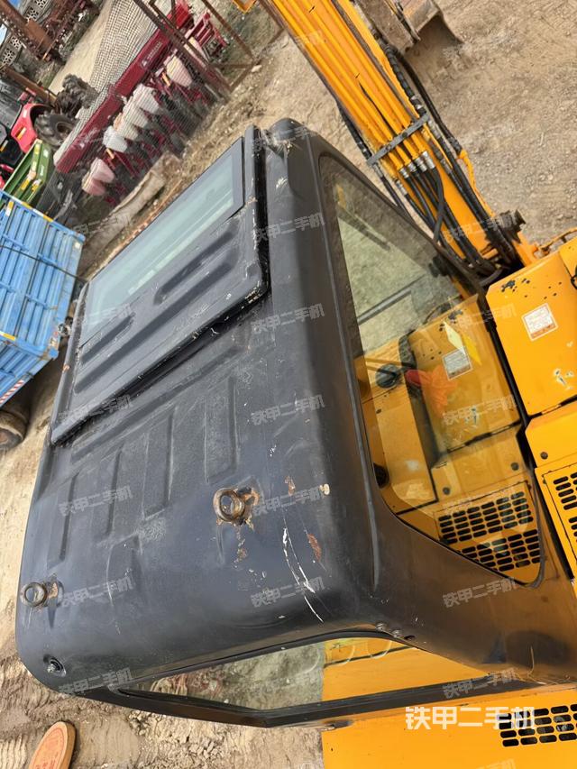 駕駛室頂部（整機(jī)外觀）