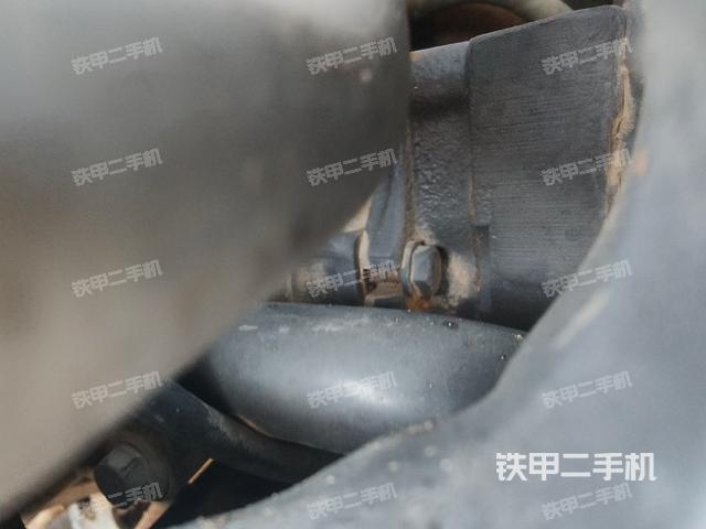 液壓泵艙室正面整體（整機(jī)外觀）