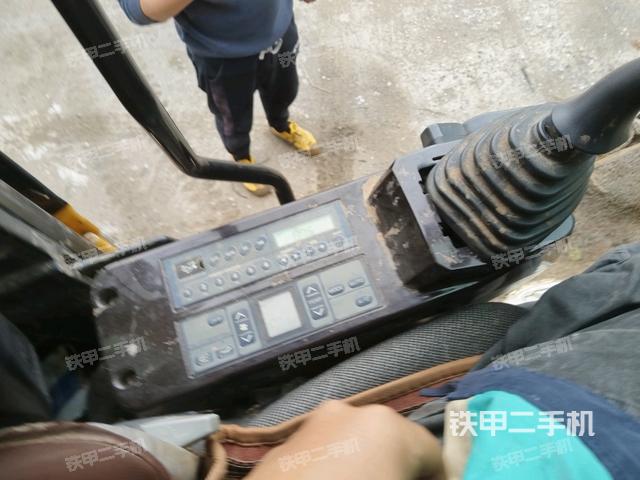 座椅左側(cè)控制臺/音響/含左手柄（駕駛室部分）