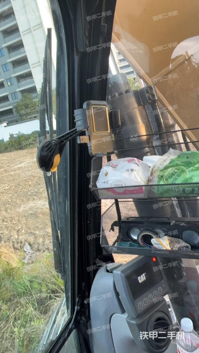 座椅右侧控制台/钥匙门/油门/含右手柄（驾驶室部分）