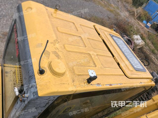 驾驶室顶部（整机外观）