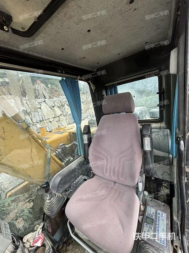 驾驶室整体（整机外观）