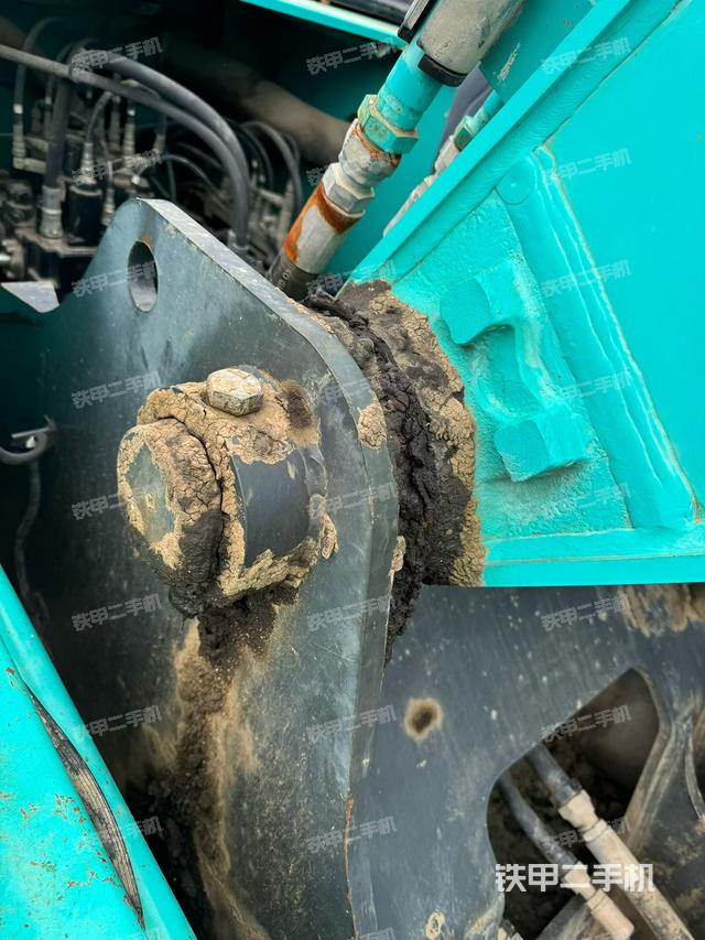 驾驶室顶部（整机外观）