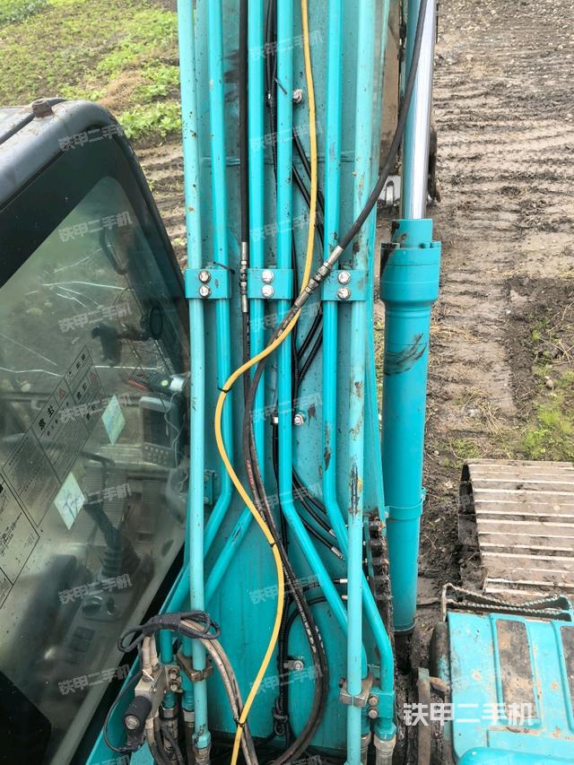 大臂背部俯视（工作和回转装置）