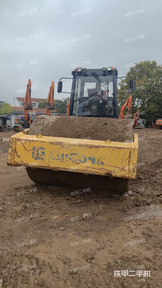 柳工CLG6126E压路机