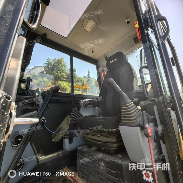 驾驶室整体（整机外观）