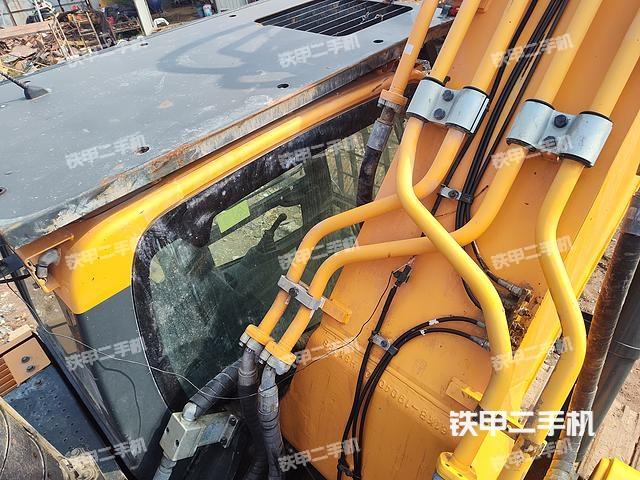 驾驶室顶部（整机外观）