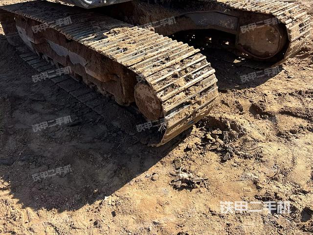 單側(cè)履帶整體（整機(jī)外觀）