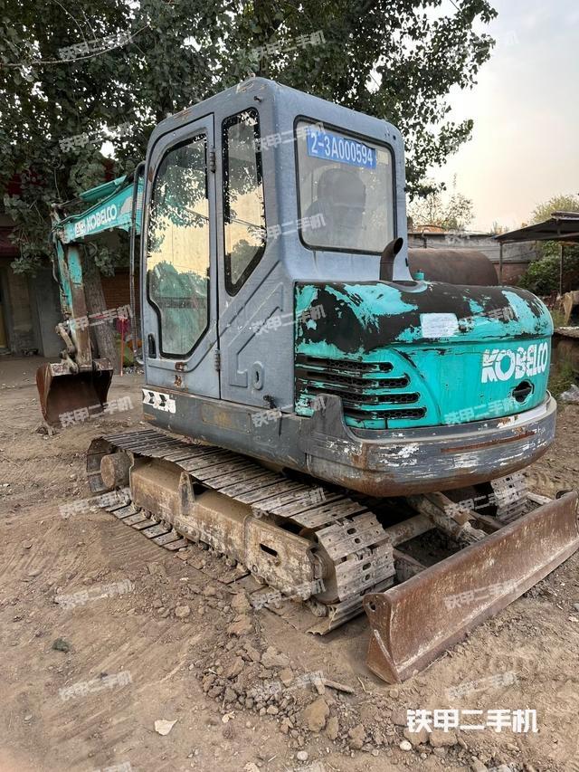 神钢SK60-C挖掘机