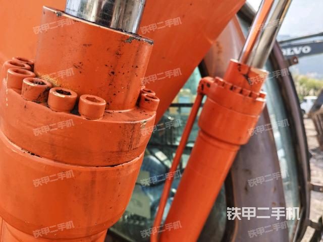 小臂整体右前（工作和回转装置）