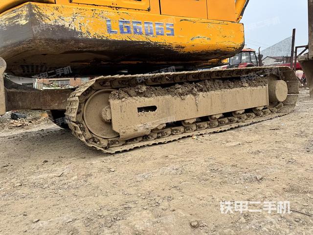 單側(cè)履帶整體（整機(jī)外觀）