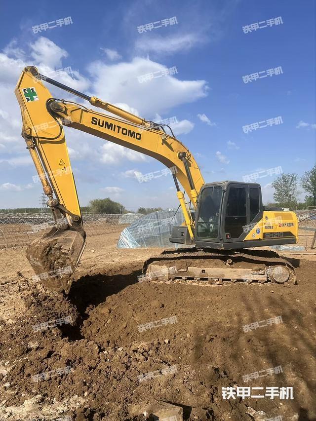驾驶室顶部（整机外观）
