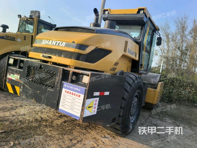 右后45°（压路机整机外观）