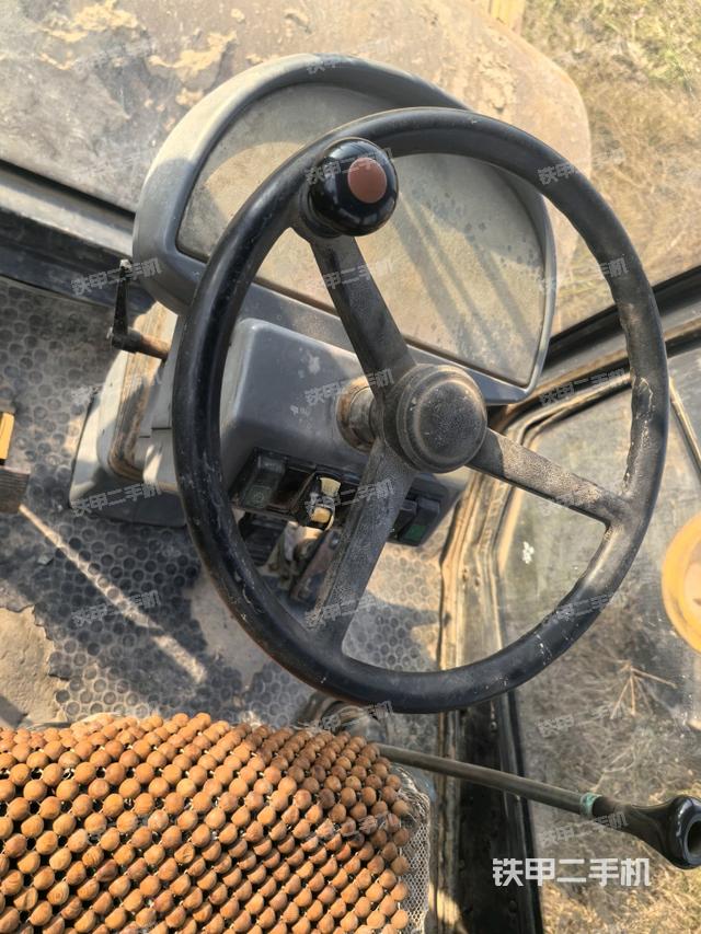 后玻璃角標（壓路機駕駛室）