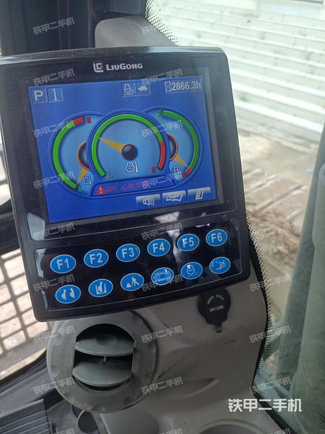 驾驶室整体（整机外观）