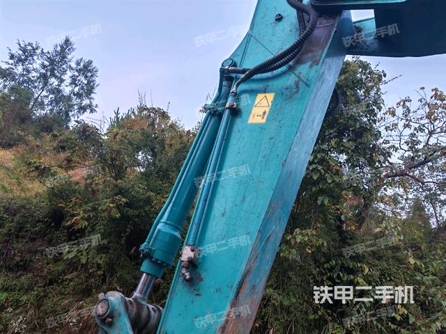 铲斗右后整体（工作和回转装置）