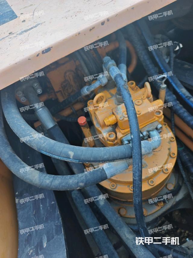 回轉(zhuǎn)馬達(dá)和主控閥（整機(jī)外觀）