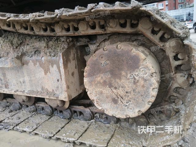 右驅(qū)動輪（行走機構(gòu)）