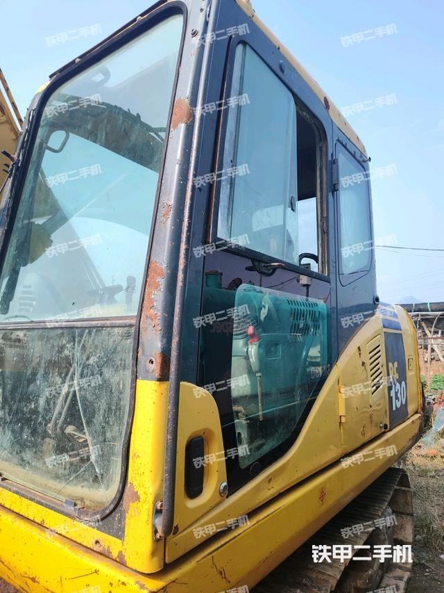 驾驶室顶部（整机外观）