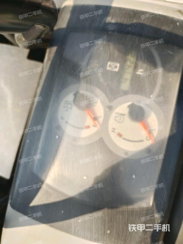 駕駛室整體（整機外觀）