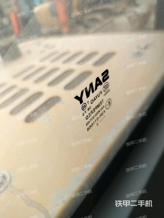 后窗玻璃角标（驾驶室部分）