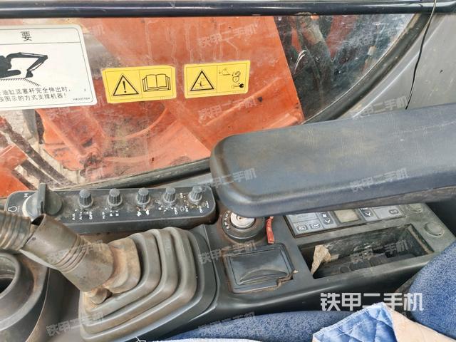 座椅右侧控制台/钥匙门/油门/含右手柄（驾驶室部分）