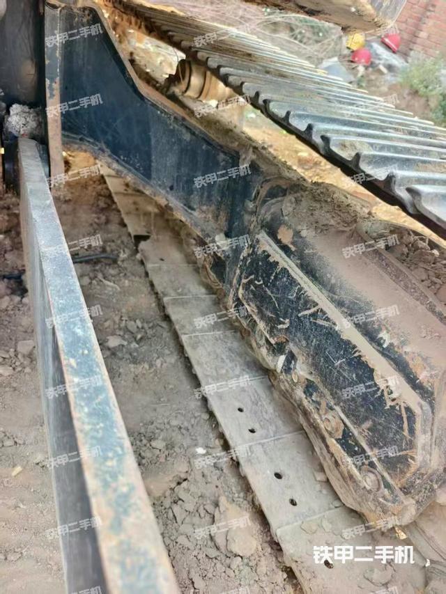 单侧履带整体（整机外观）