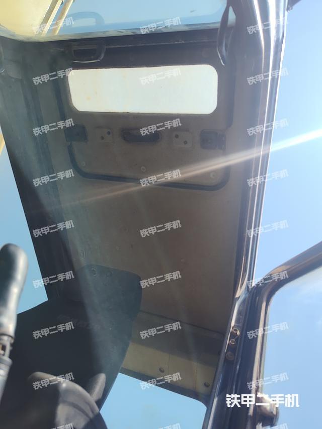 駕駛室頂部（整機(jī)外觀）