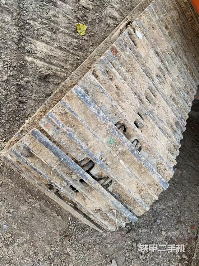 单侧履带整体（整机外观）