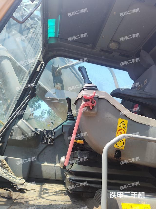 駕駛室整體（整機(jī)外觀）