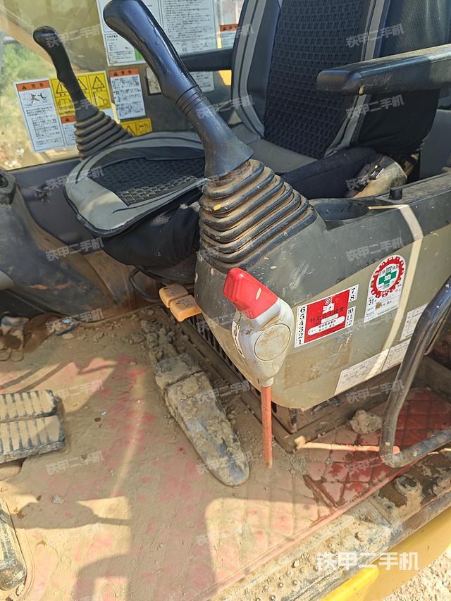 驾驶室整体（整机外观）