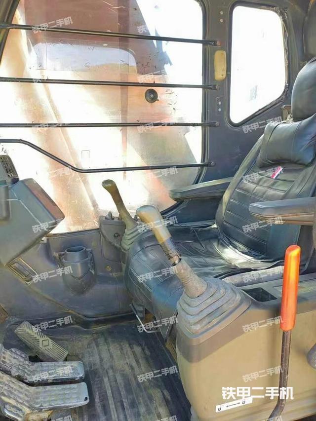 驾驶室整体（整机外观）