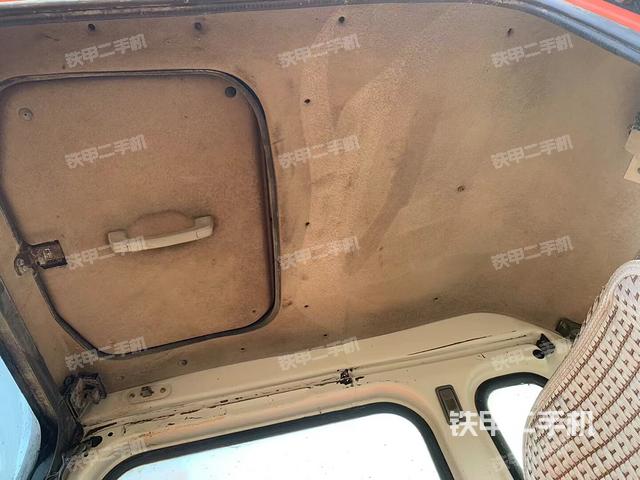 驾驶室顶部（整机外观）