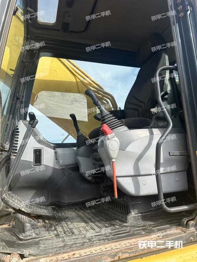 驾驶室整体（整机外观）