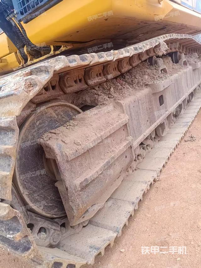 单侧履带整体（整机外观）