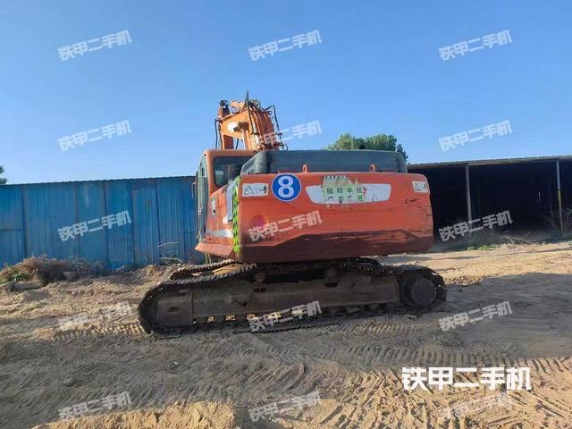 驾驶室顶部（整机外观）