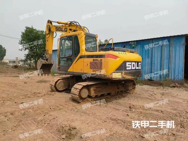 驾驶室整体（整机外观）