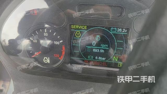 整机右侧（设备外观及核心部件）