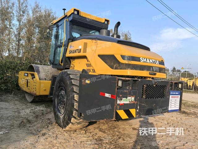 左后45°（压路机整机外观）