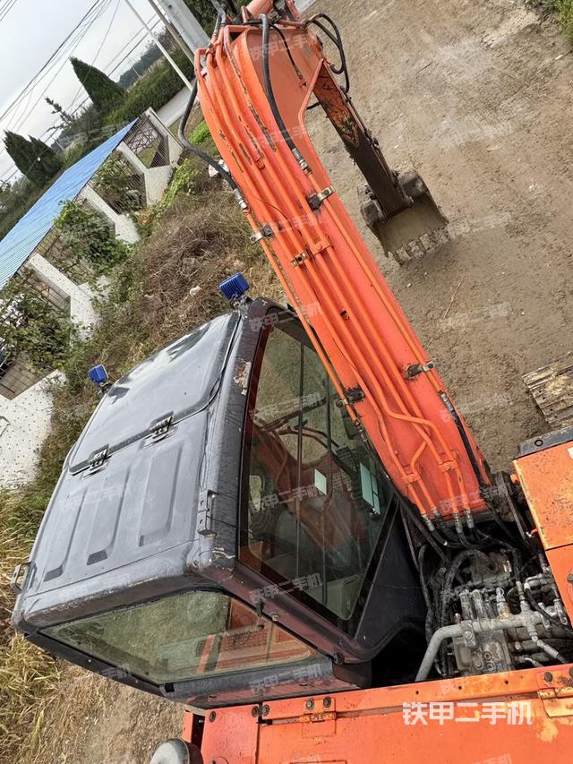 駕駛室頂部（整機(jī)外觀）