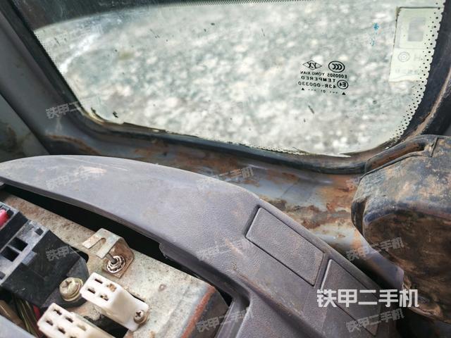 驾驶室正侧（驾驶室部分）