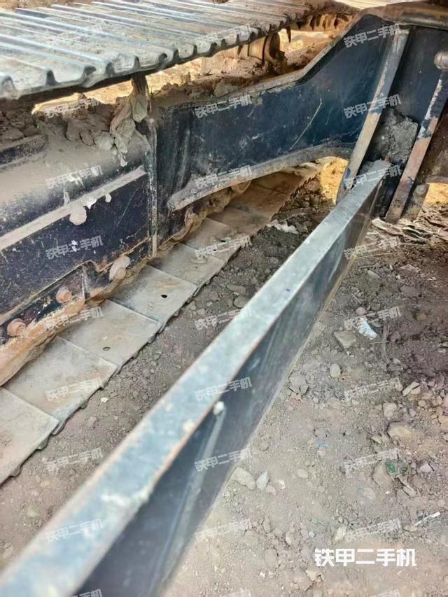 驾驶室顶部（整机外观）